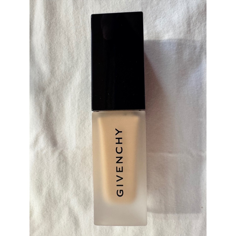 Givenchy‎ Prisme Libre Skin-Caring Matte Foundation 2-N160 1oz